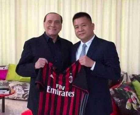 之所以要亲自去接马岚，主要是因为他想看一看马岚现在到底有多惨。